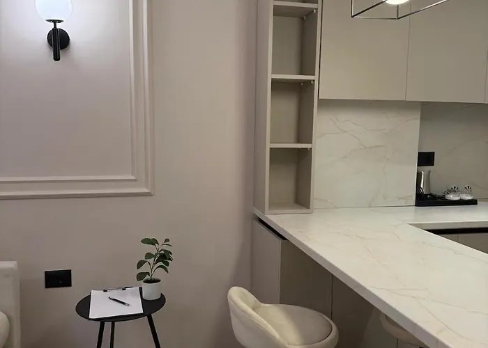 アパート View B, Tirana, Albania ティラナ